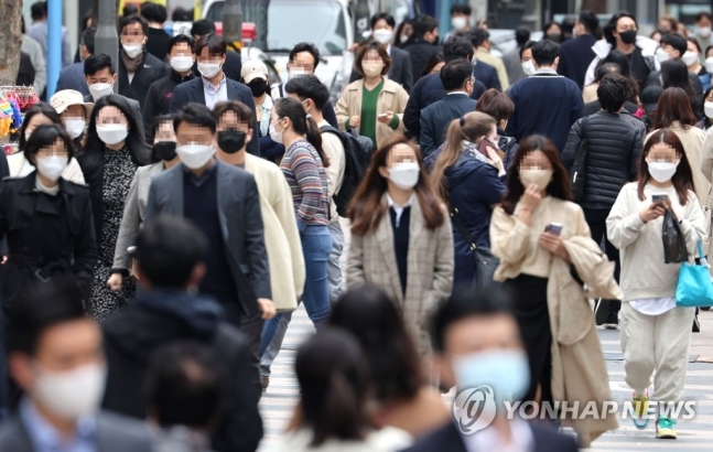 오늘 거리두기 해제 발표, 2년 1개월만 종료…마스크는 그대로 오늘 거리두기 해제 발표, 2년 1개월만 종료…마스크는 그대로