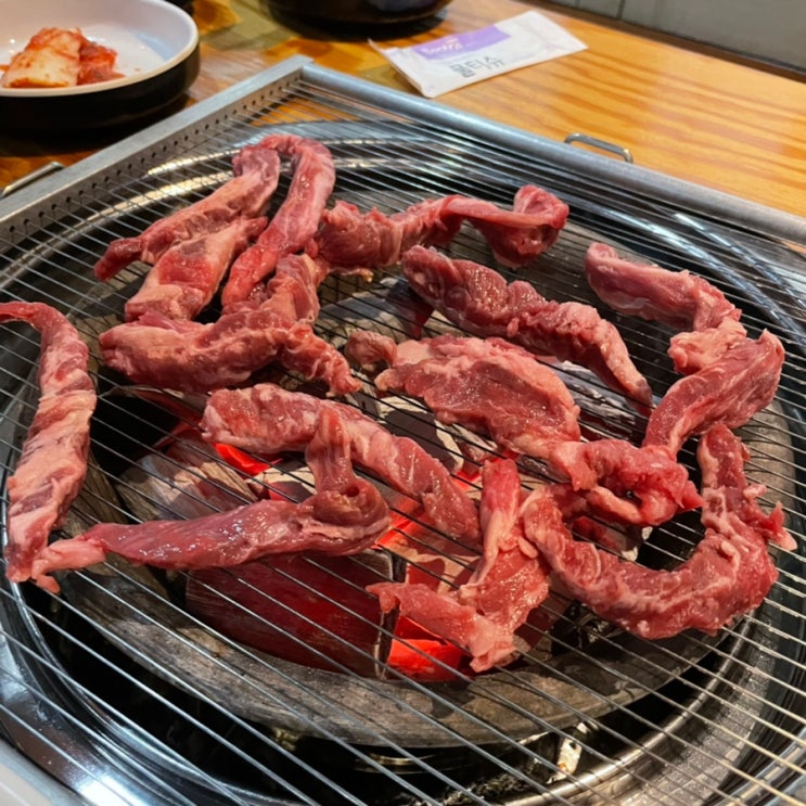  일산 고기 맛집 먹쇠에서 생소갈비살 냠냠