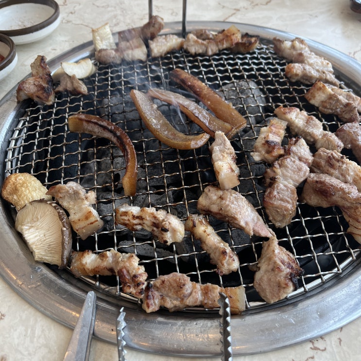 제주도 흑돼지 맛집 늘봄 에스컬레이터가 있는 최대규모 제주시 맛집