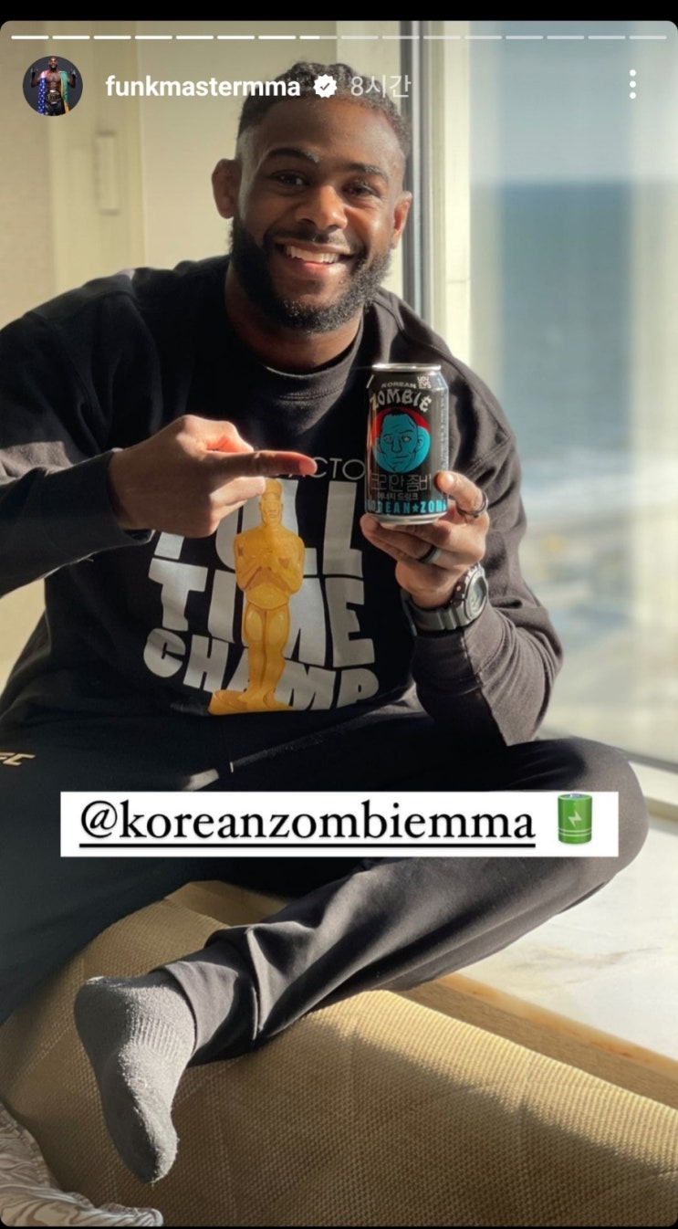 코좀 에너지 드링크 마시는 스털링/비센테 루케, 티아고 산토스 KO 회상/코빙턴 복귀/맥키의 아마추어 KO패 코좀 에너지 드링크 마시는 스털링/비센테 루케, 티아고 산토스 KO 회상/코빙턴 복귀/맥키의 아마추어 KO패