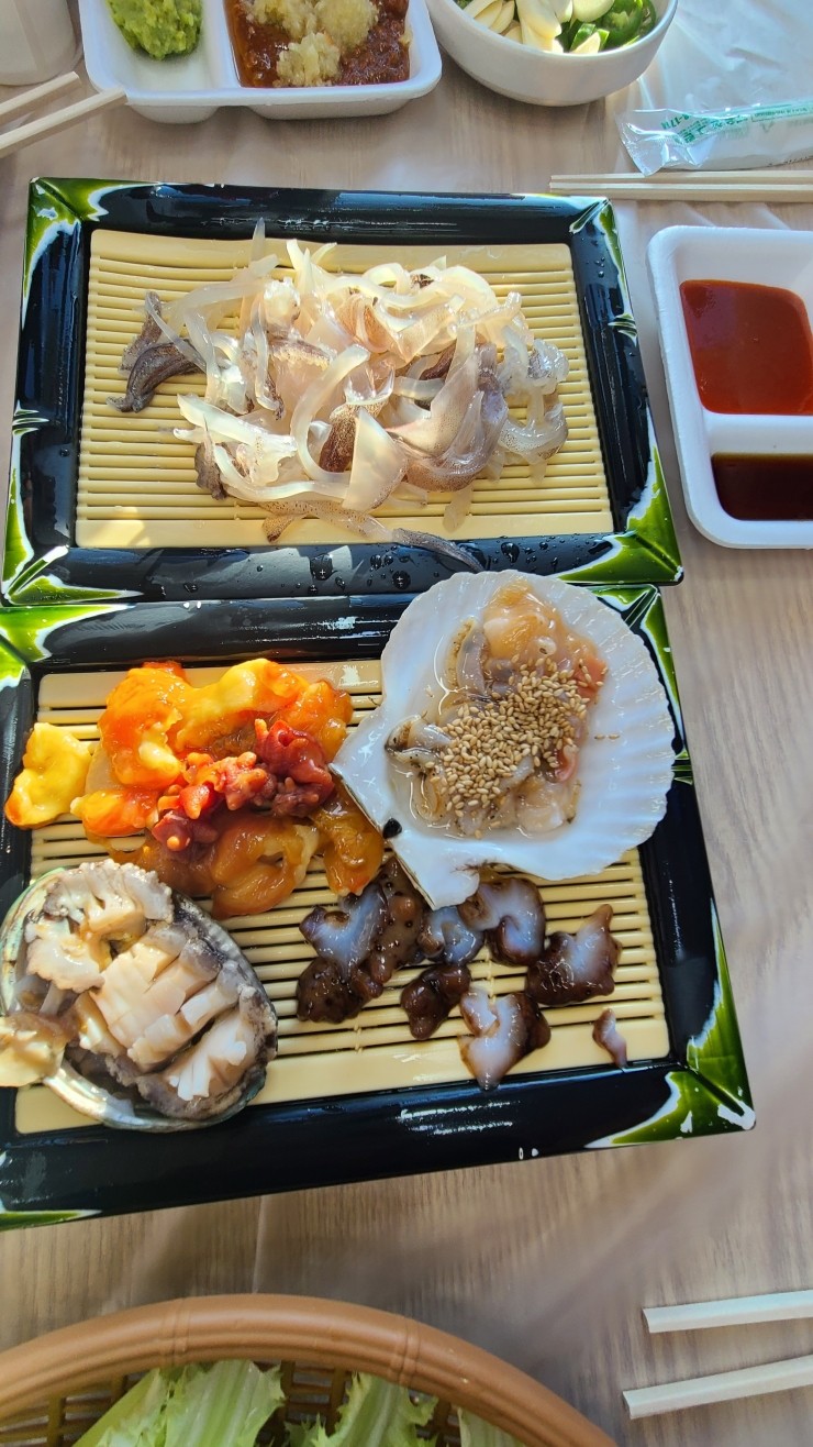  강원도 속초에서 대포항 안 횟집 맛집인 [아라서또 횟집] 입니다.