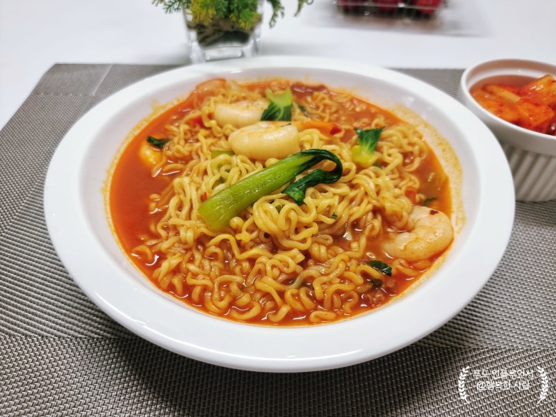 라면 맛있게 끓이는 법 냉동 칵테일 새우 청경채 맛있는 해장 라면 요리 : 네이버 블로그