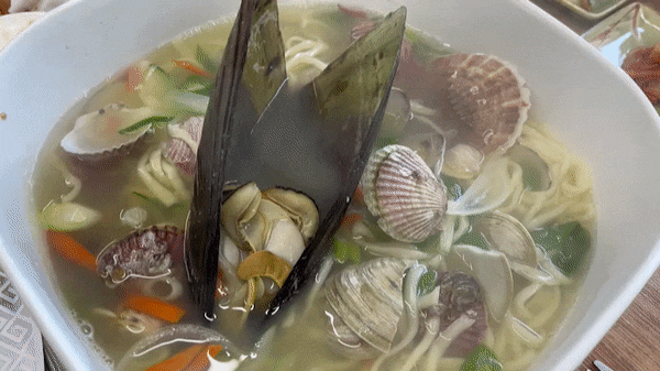  [제부도 맛집] 조개 가득 칼국수와 낙지탕탕이 맛집 “대박났네”