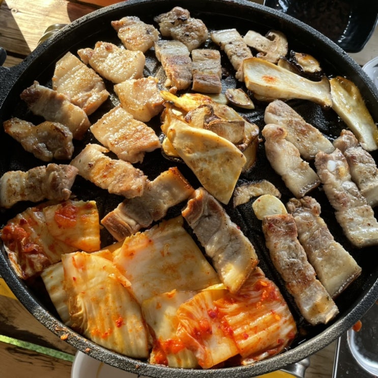  가평 삼회리 벚꽃길 애견동반 가능한 맛집 [캠핑숲]