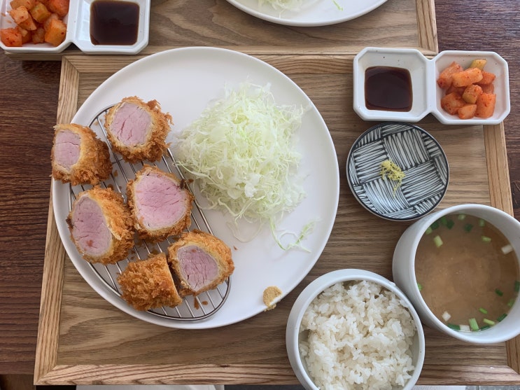  행궁동 맛집/ 하쿠 / 맛있는 히레카츠와 귀여운 시바견