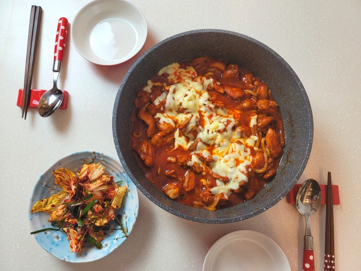  춘천닭갈비 꼬꼬당 아로니아숙성 철판닭갈비 맛집밀키트 광화문특고기