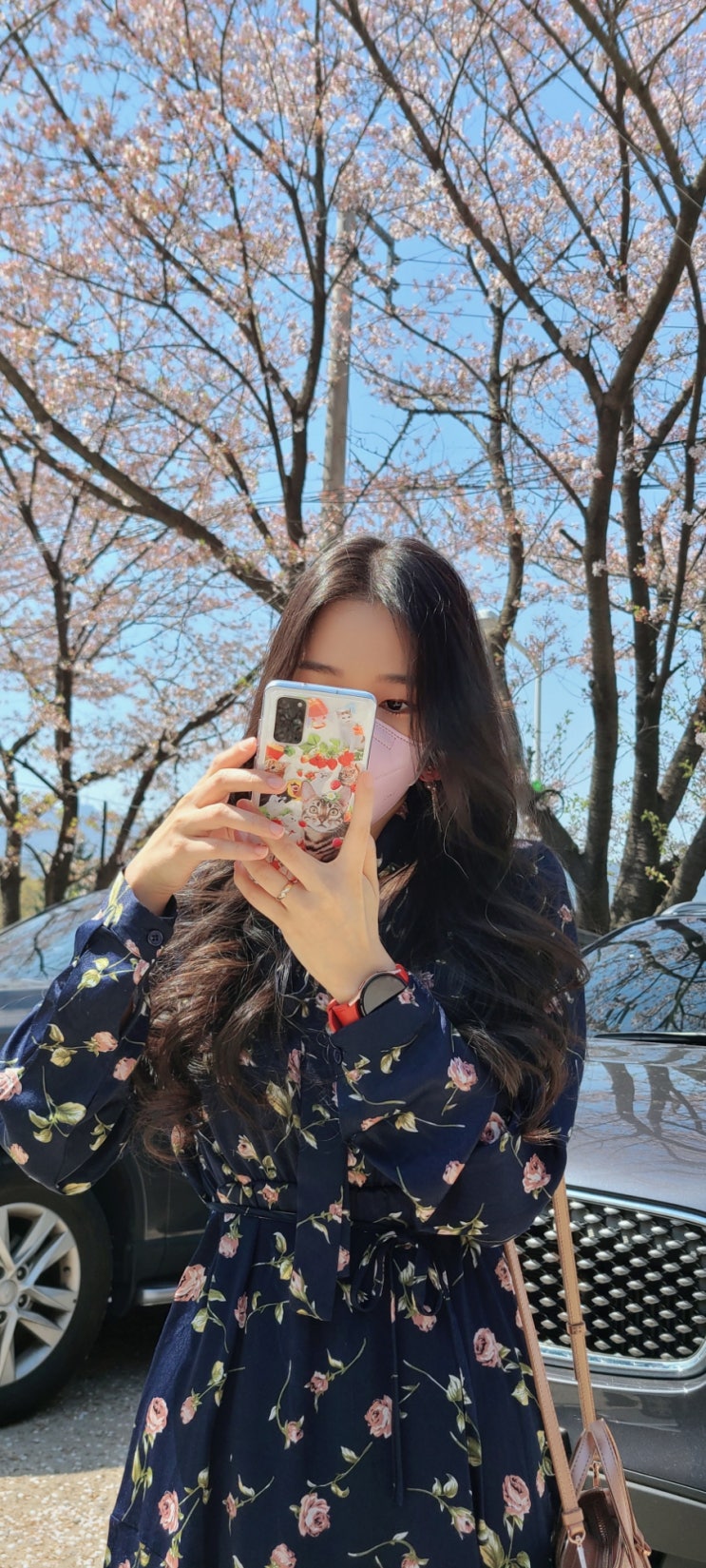  봄하늘은 본 적 없을 만큼 푸르고 이 넓은 하늘을 너에게만 줄 수 있다면