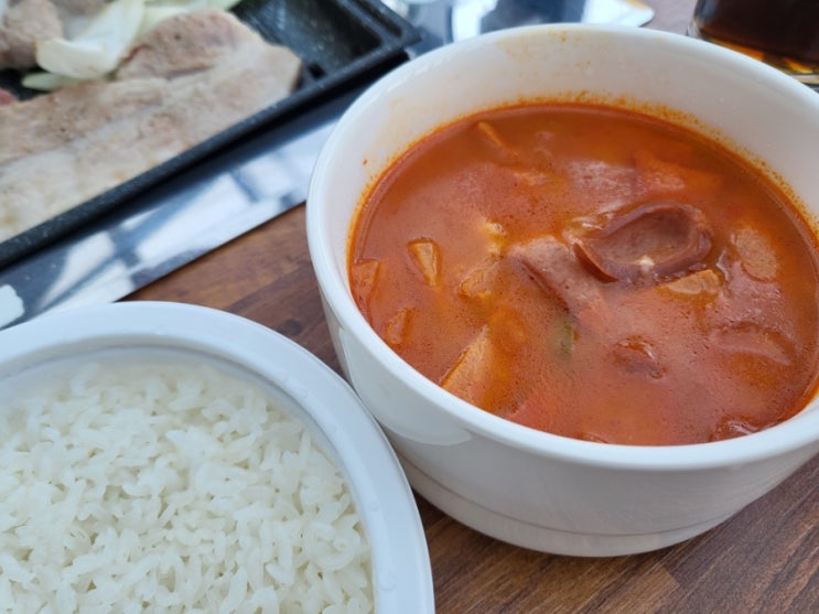 굿즈마켓 / 햄과 소세지가 잔뜩 들어간 송탄 의정부 부대찌개맛집 통큰부대찌개