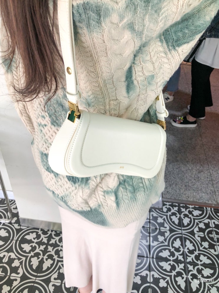  여성숄더백 추천 JW PEI 가방 데일리 미니백!