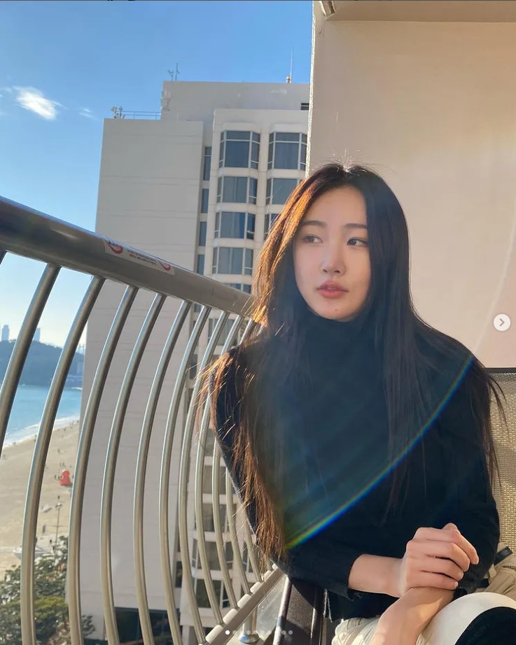 달샤벳 출신 달수빈, 탄탄한 애플힙과 늘씬한 기럭지로 완성되는 과감한 뒤태 포즈 달샤벳 출신 달수빈, 탄탄한 애플힙과 늘씬한 기럭지로 완성되는 과감한 뒤태 포즈