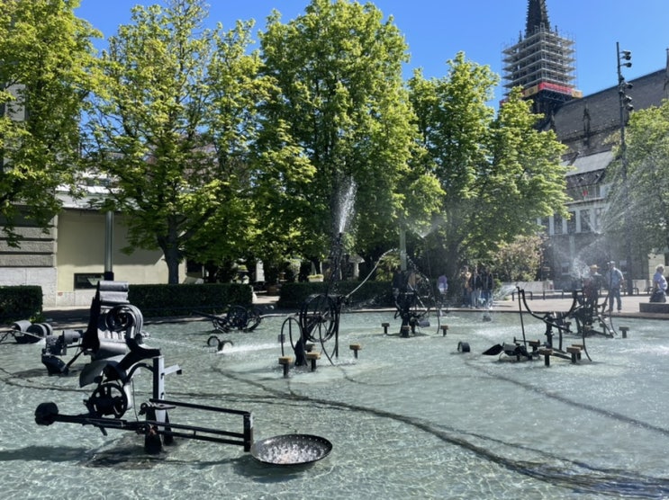 [유럽여행 Apr 2022] 바젤의 멋진 Tinguely fountain(팅겔리, 팅구엘리 분수)