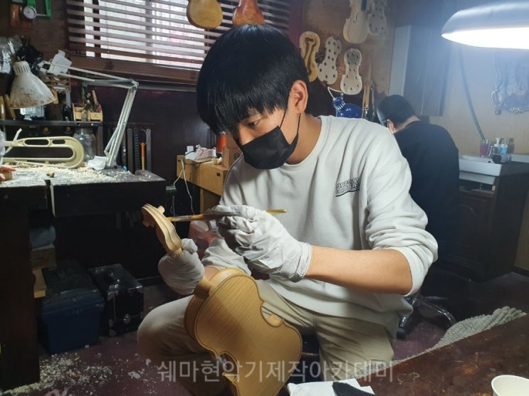  바이올린제작,첼로제작,비올라제작, 콘트라베이스제작 수제현악기제작교육,김신석현악공방