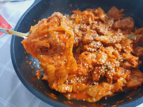  돼지고기 목살 김치찜. 쉽다 맛있다. 초간단 재료. 초간단 레시피