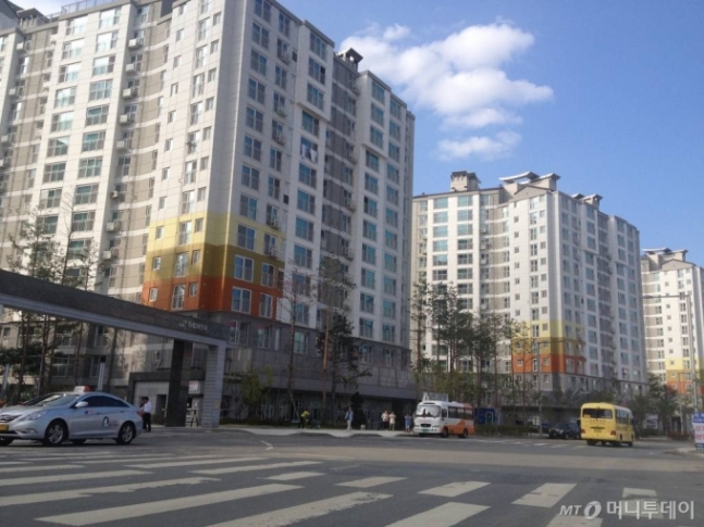 "5억짜리 반값아파트, 30년 뒤엔 0원"…그래도 남는 장사? "5억짜리 반값아파트, 30년 뒤엔 0원"…그래도 남는 장사?