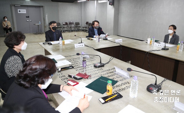  2023 공예비엔날레, 기획위원 위촉 및 첫 회의