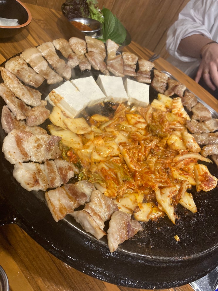  무쇠김치삼겹 창원점 | 상남동 삼겹살 | 메뉴