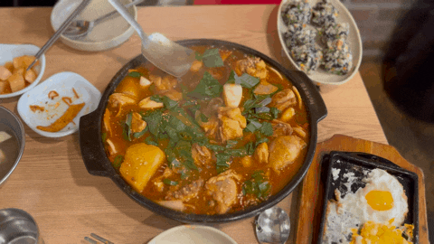  신촌 찜닭 맛집 대성이네, 완전 푸짐해!