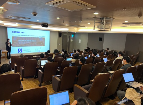  이상한마케팅 사업자 아카데미, 업계 1위 노하우를 다 퍼주는 이유