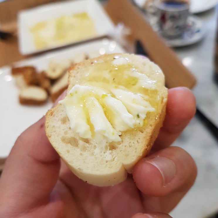  서울 이태원역 >> 천상의 맛? 솔직 후기 카이막! 알페도