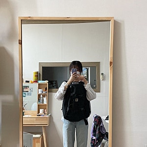 칼하트 WIP 킥플립 백팩 : 가볍고 수납력 좋은 여자 직장인/대학생 백팩 추천