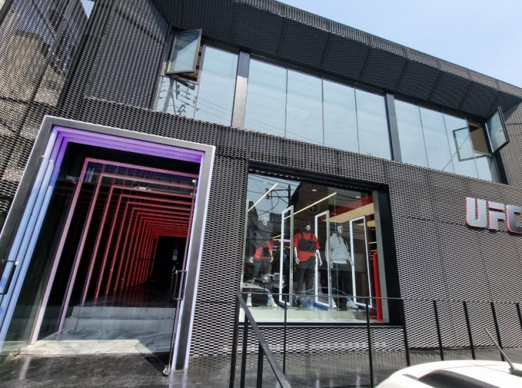  압구정동 지나다가 구경하고 쇼핑까지 해버린 UFC스포츠 도산점