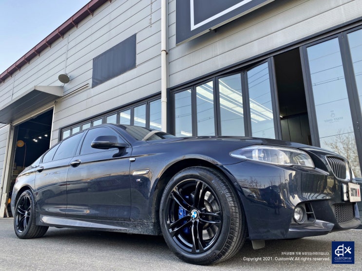  BMW F10 530d 박리 후 블랙유광 휠도색 + 분진 제거 후 블루 캘리퍼 도색
