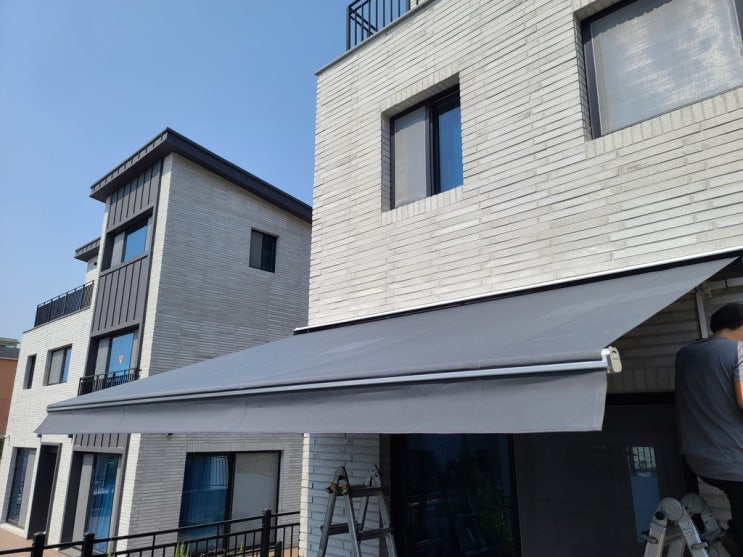  용인 주택 전동식어닝 4미터, 돌출 2미터 설치 완료