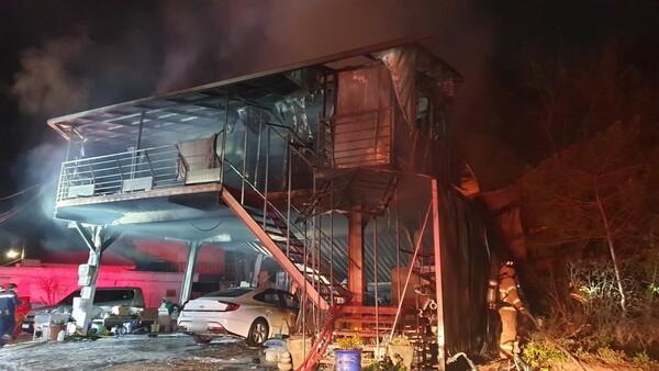  청주 단독주택 화재 … 60대 어머니·20대 딸 중상