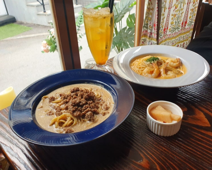  연남동 데이트 : 특별한 메뉴가 있는 연남동 파스타 맛집 여덟