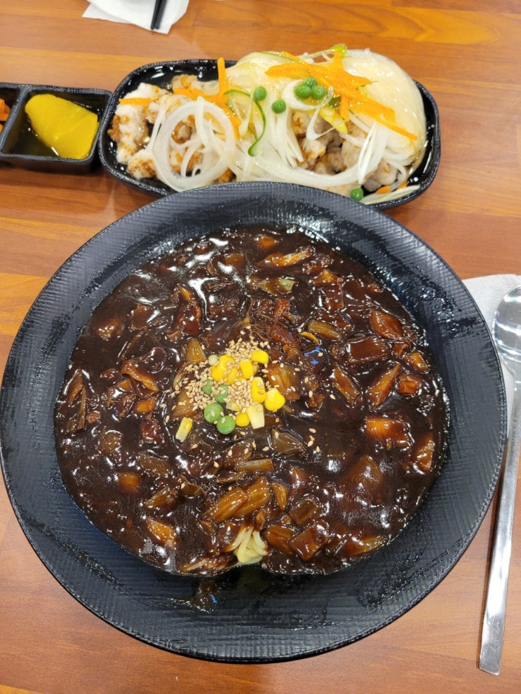 오늘 점심은 뉴욕 짬뽕에서 짜장면 오늘 점심은 뉴욕 짬뽕에서 짜장면