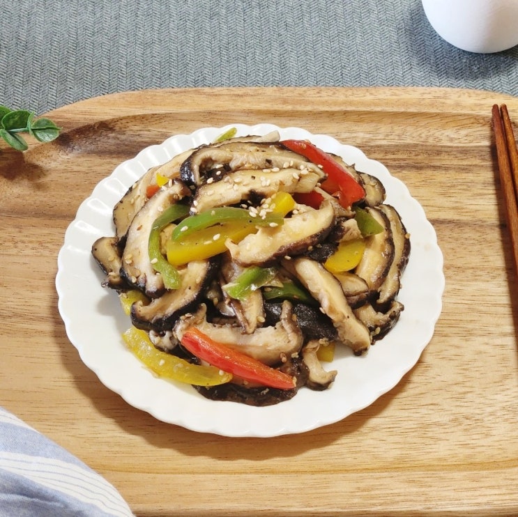  표고버섯볶음 만드는법 생표고요리 알록달록 깔끔한 생표고 버섯볶음 오늘저녁 메뉴