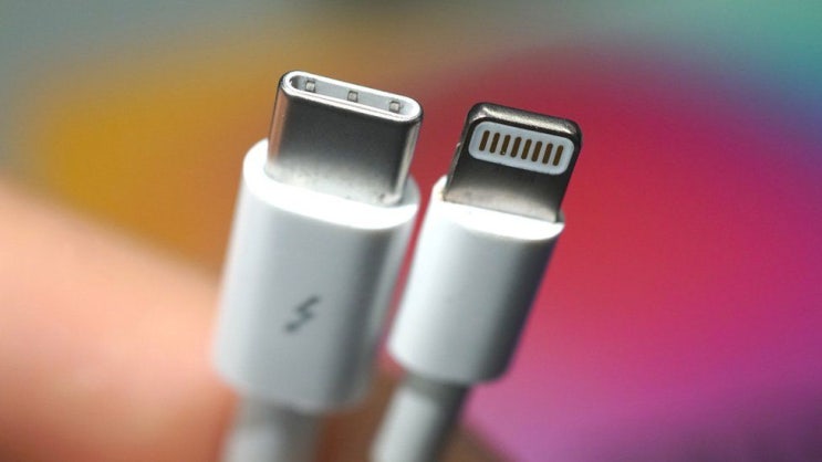 애플 아이폰 충전케이블 변경 ? 유럽 USB 타입 C 표준 충전 커넥터로 통일 Apple iPhone European Type-C