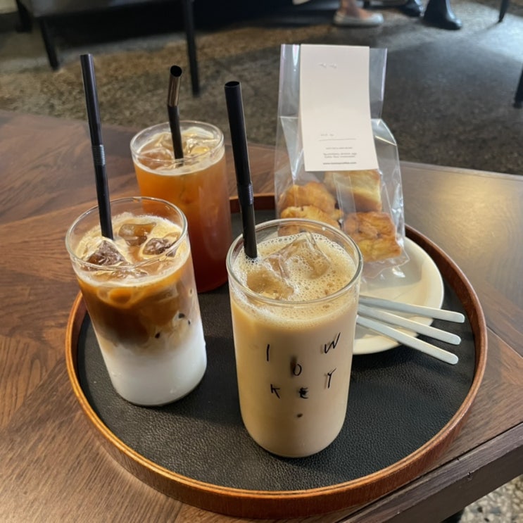  성수동 카페 로우키(Lowkey) 조용하고 아늑한 분위기 맛집~