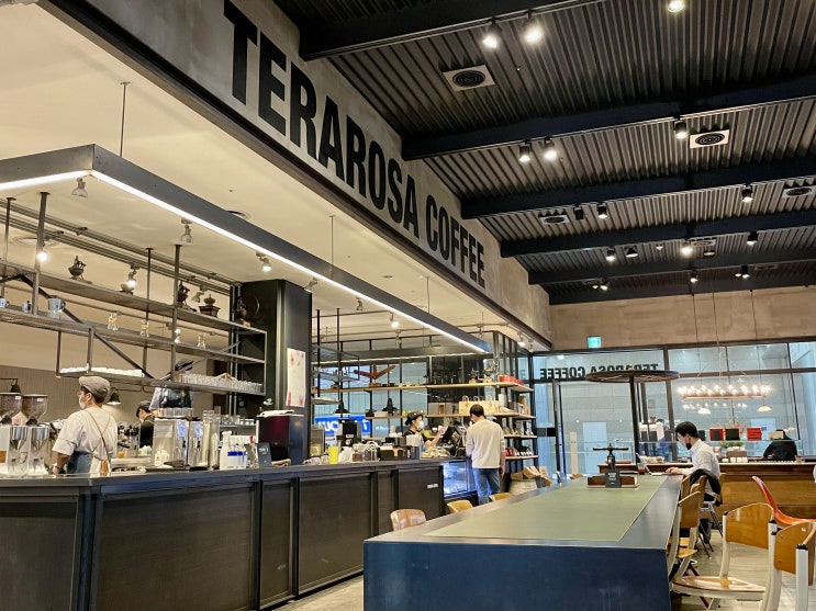  코엑스에서 만난 테라로사, 인더스트리얼 인테리어 창고형 카페 테라로사 코엑스점