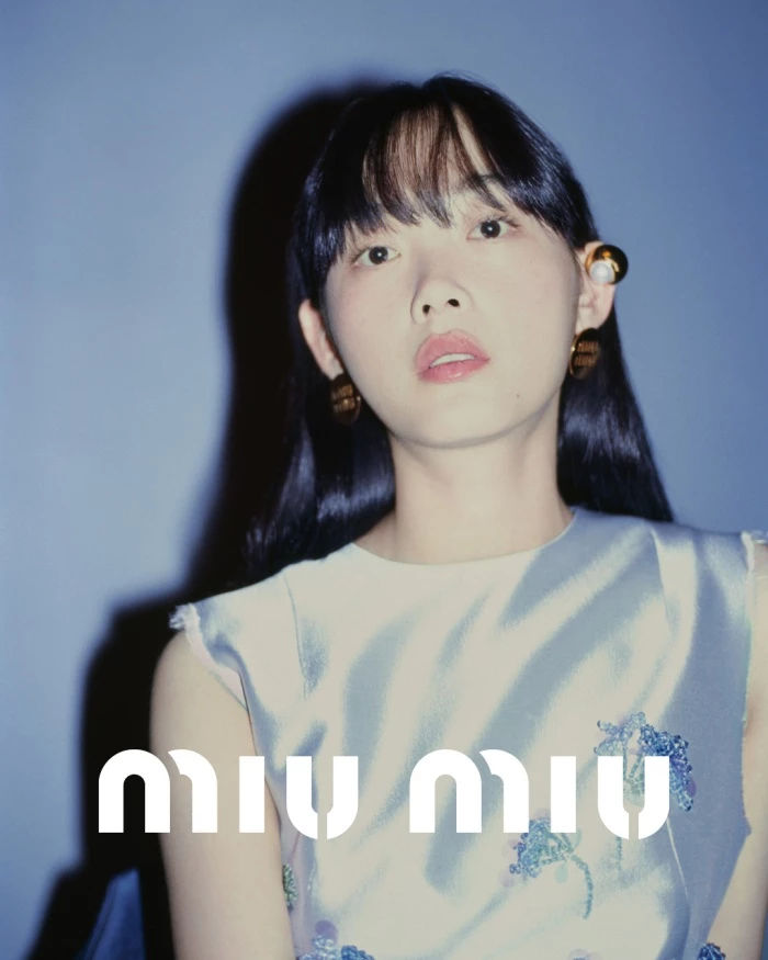 이유미가 촬영한 브랜드 미우미우, 엽기적인 화보 공개해 분위기가 기괴합니다 이유미가 촬영한 브랜드 미우미우, 엽기적인 화보 공개해 분위기가 기괴합니다