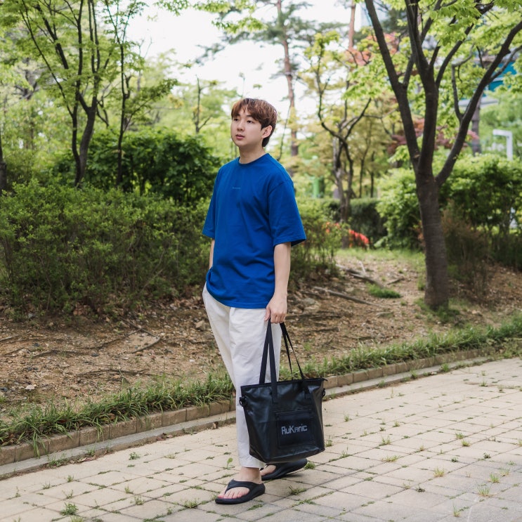  1박2일 워터파크 여행에 딱! 바캉스룩 방수가방 추천