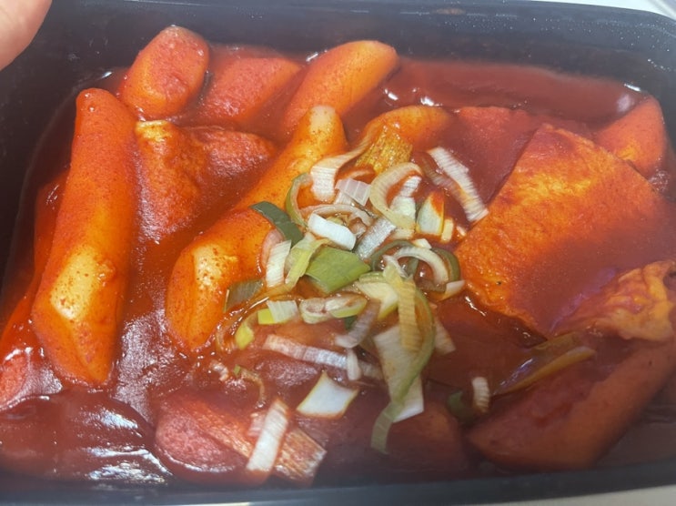  더현대 분식 여왕떡볶이 튀김 마감세일 이용하면 단돈 만원