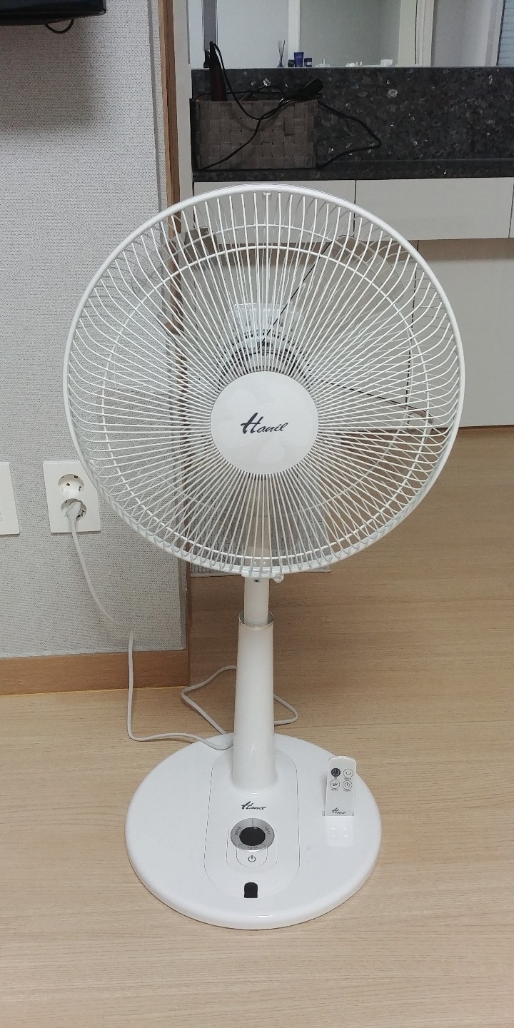 한일 화이트 초미풍 가정용 리빙형 선풍기 EFe-401R 가정집 선풍기 리뷰 한일 화이트 초미풍 가정용 리빙형 선풍기 EFe-401R 가정집 선풍기 리뷰