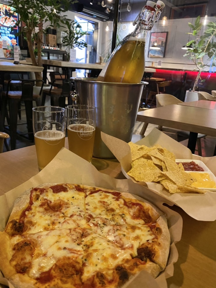  신촌에서 찾은 완소 피맥집, 수제 맥주가 맛있는 신촌 술집 '브릭스5221'