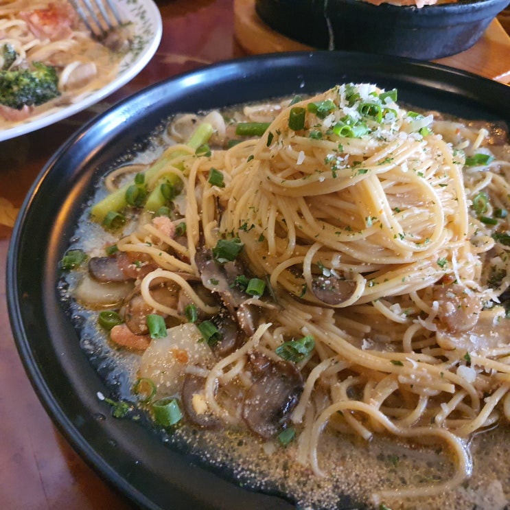  [찐 후기 별 4개] 서울역 맛집 만리단길 서울 부띠끄 주말에 다녀왔어요