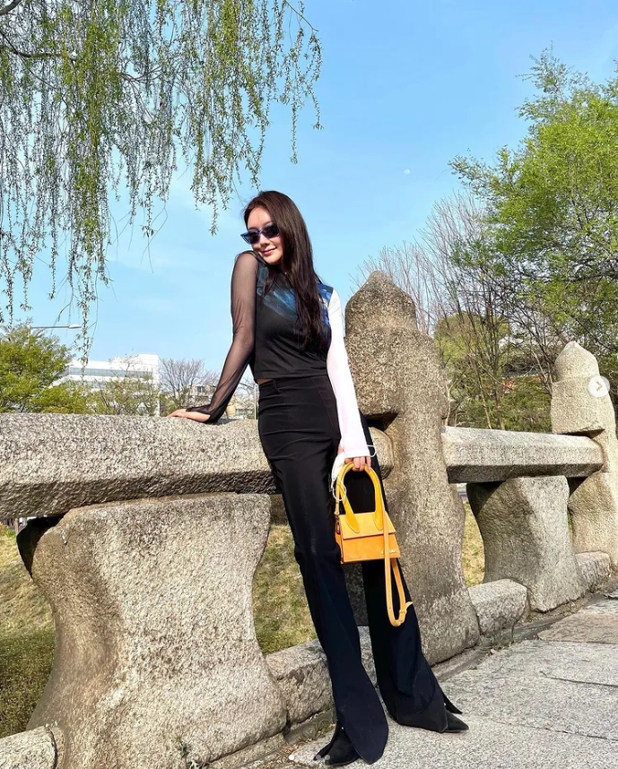 브레이브걸스 민영, 차분한 생머리에서 라면 머리도 완벽 소화 "파격헤어로 시선 집중" 브레이브걸스 민영, 차분한 생머리에서 라면 머리도 완벽 소화 "파격헤어로 시선 집중"