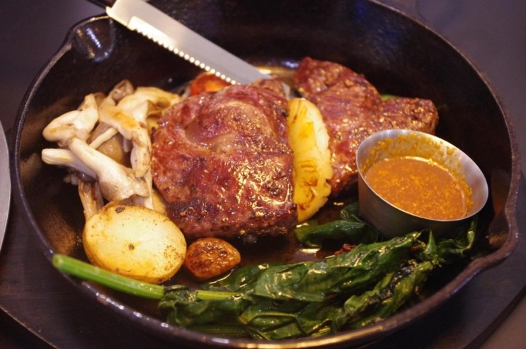 한티역 롯데백화점 강남점 맛집 "컨트리맨즈" : 팬스테이크, 해물 토마토 파스타