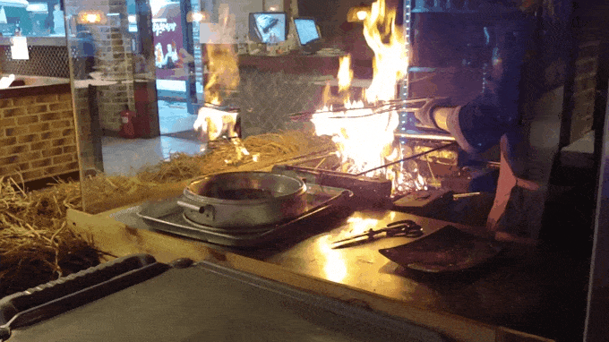  강동구청 짚불구이 맛집 김수환식당의 고소한 짚불삼겹살