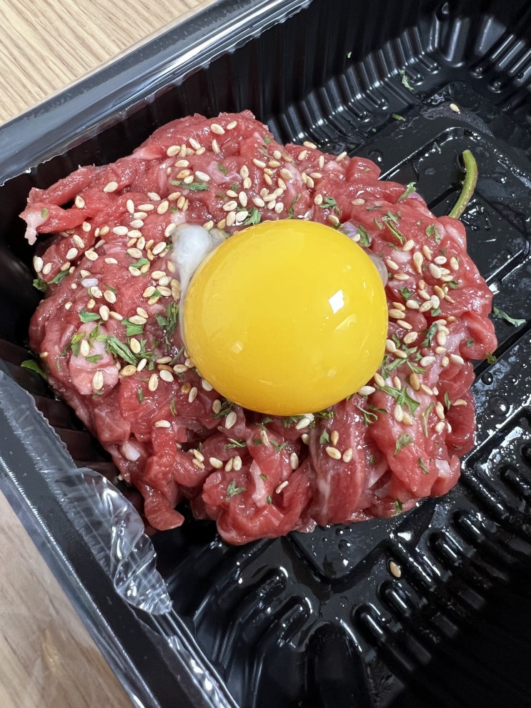  정자동 꿀육회 배달전문점 참기름육회와 떡볶이