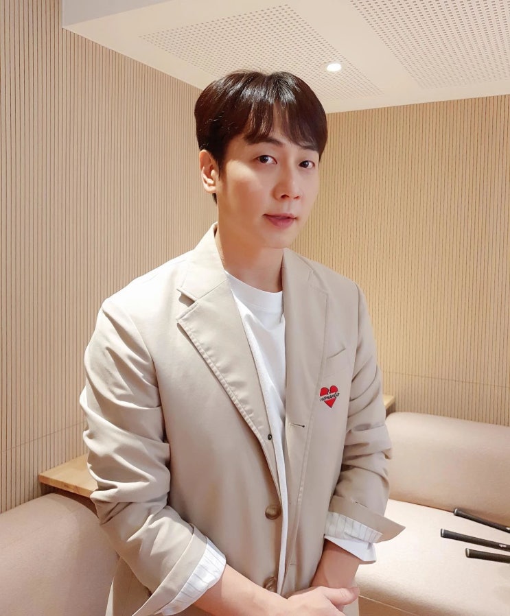그룹 신화 멤버 앤디, 이은주 아나운서와 6월 12일 결혼식 올린다 (전문) 그룹 신화 멤버 앤디, 이은주 아나운서와 6월 12일 결혼식 올린다 (전문)