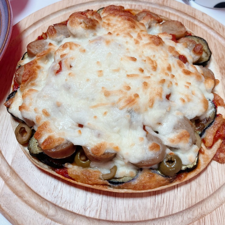 또띠아로 만드는 간단한 피자