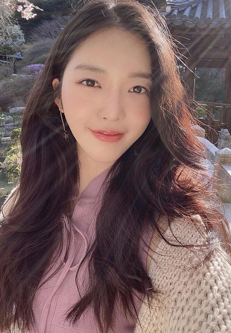 AOA 멤버 찬미, 어머니 성으로 변경하고...주민등록증 새로 발급 후 팬들에게 알려 AOA 멤버 찬미, 어머니 성으로 변경하고...주민등록증 새로 발급 후 팬들에게 알려