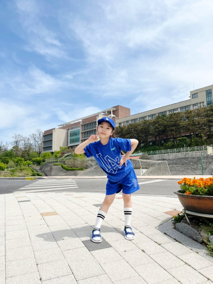  키즈트레이닝세트 등원룩으로 고른 엠엘비 주니어반팔티와 유아썬햇, MLB키즈샌들