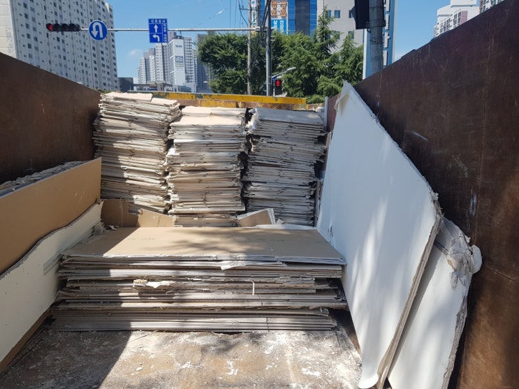  경산암롤,영천암롤,경주암롤,포항암롤,영덕암롤 예천암롤,영주암롤대여 및 폐기물처리해드립니다.