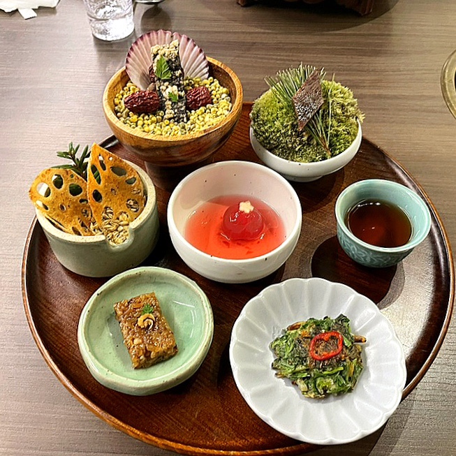  여의도 서울로인 런치 : 한우가 맛있는 코스요리 고기집
